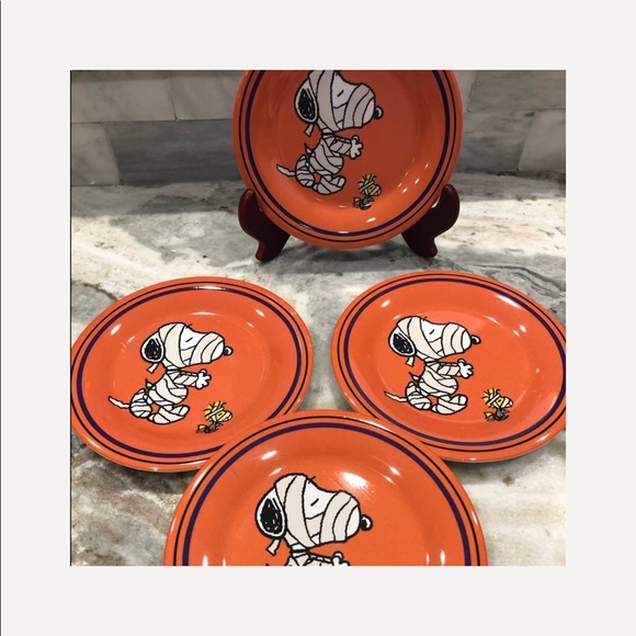 Peanuts SNOOPY HALLOWEEN MUMMY Melamine Plates 8” - Picture 2 of 4